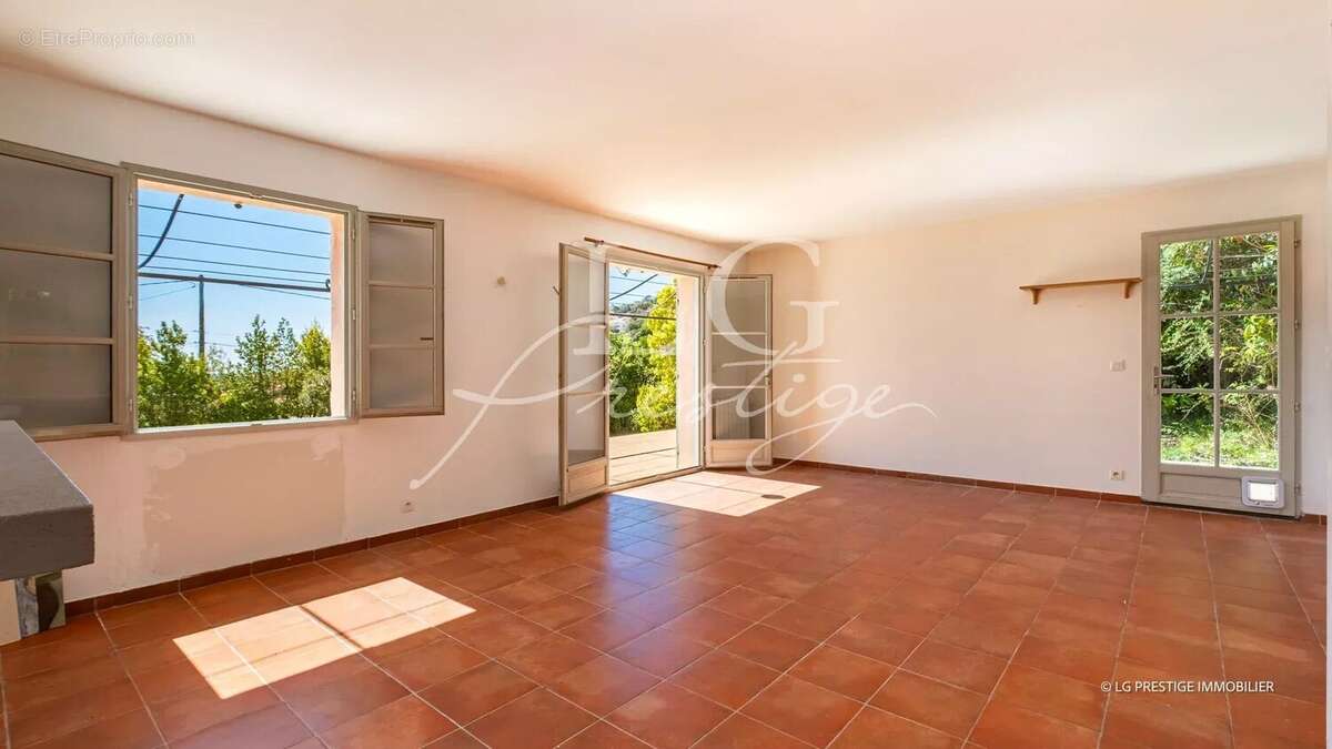 Maison à MANDELIEU-LA-NAPOULE