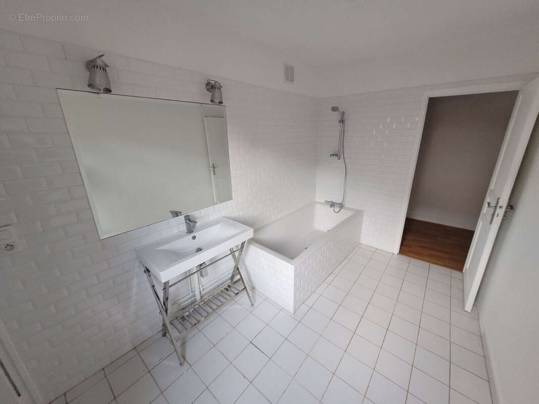 Appartement à VERRIERES-LE-BUISSON