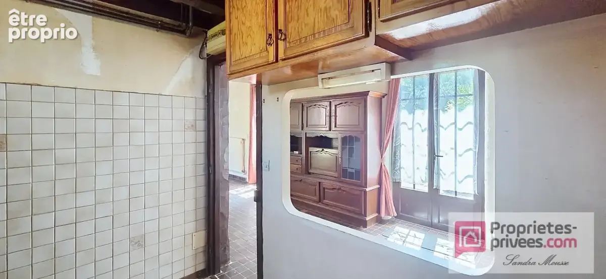 Maison de charme avec terrasse et beau potentiel - photo 8