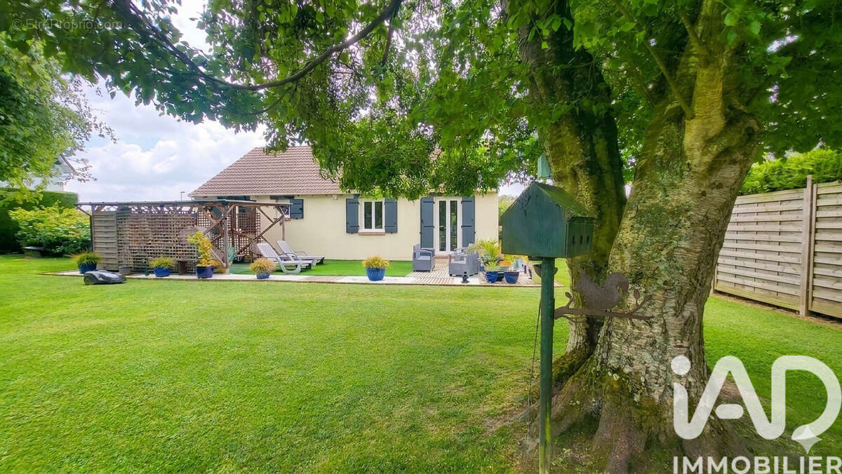 Maison 95 m² à Saint-Martin-Aux-Buneaux  - photo 2