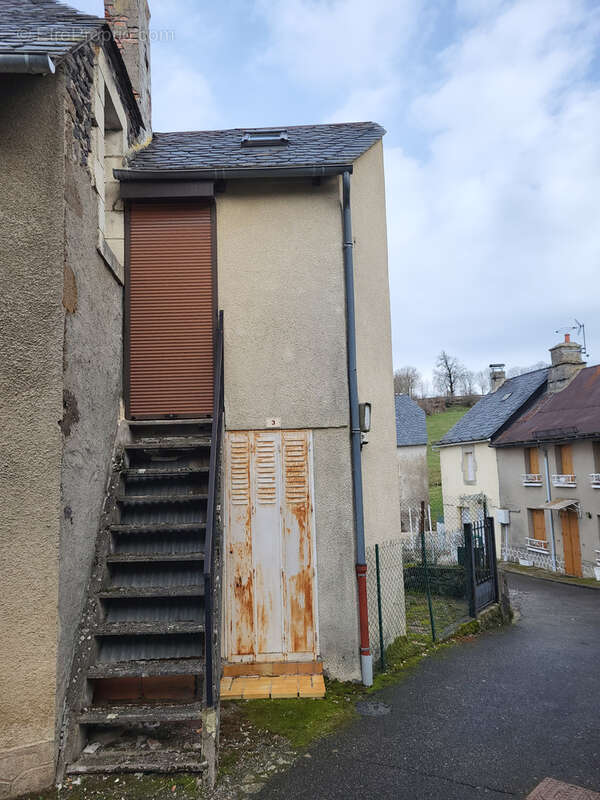Maison de bourg avec cour. - photo 14