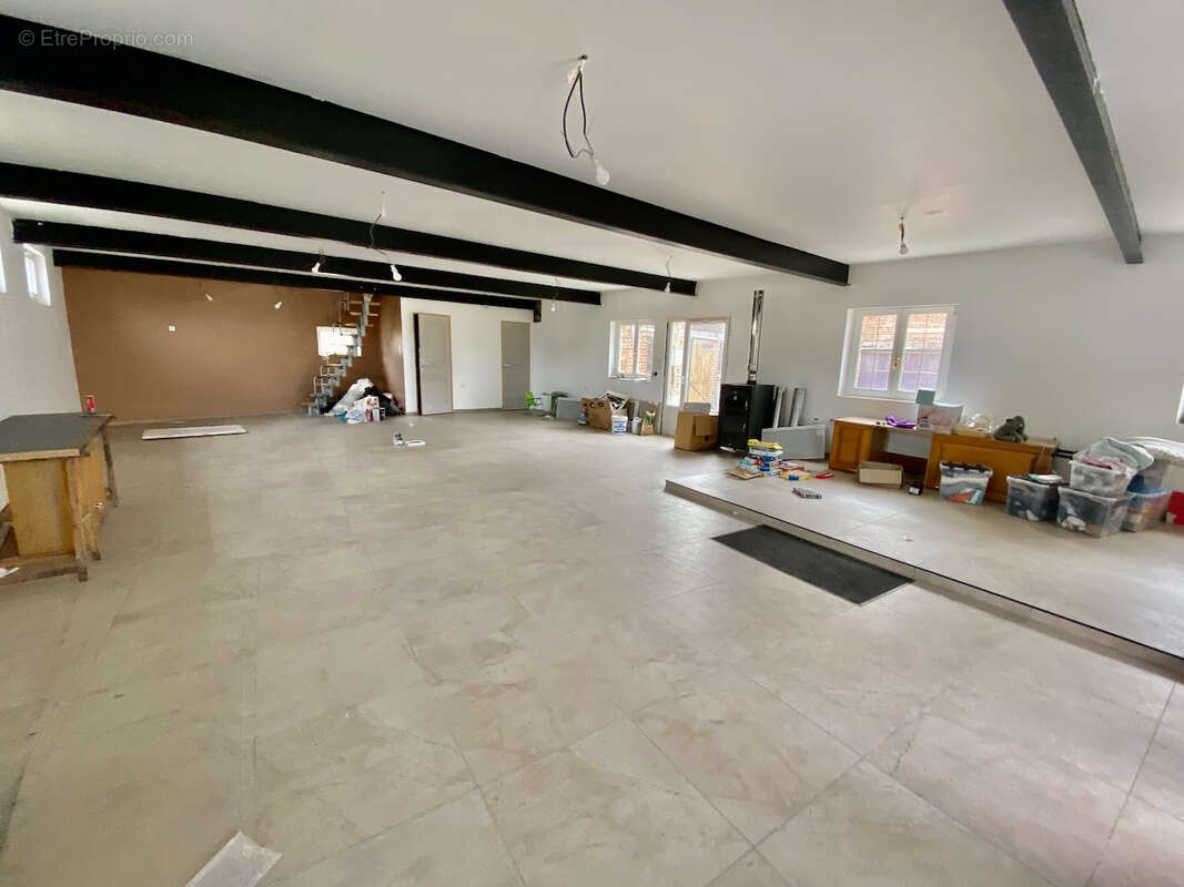 Maison à AVESNES-SUR-HELPE