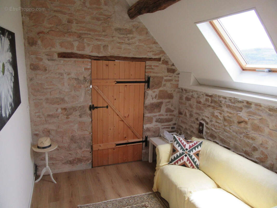 Maison à CHAROLLES