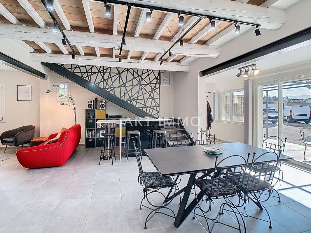 Maison à CABRIERES-D&#039;AVIGNON