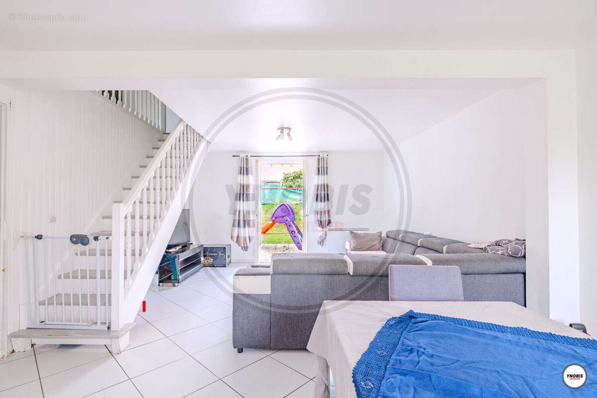 Maison à LES MUREAUX