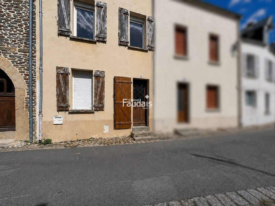 Maison 70 m² à Saint-Lo  - photo 1