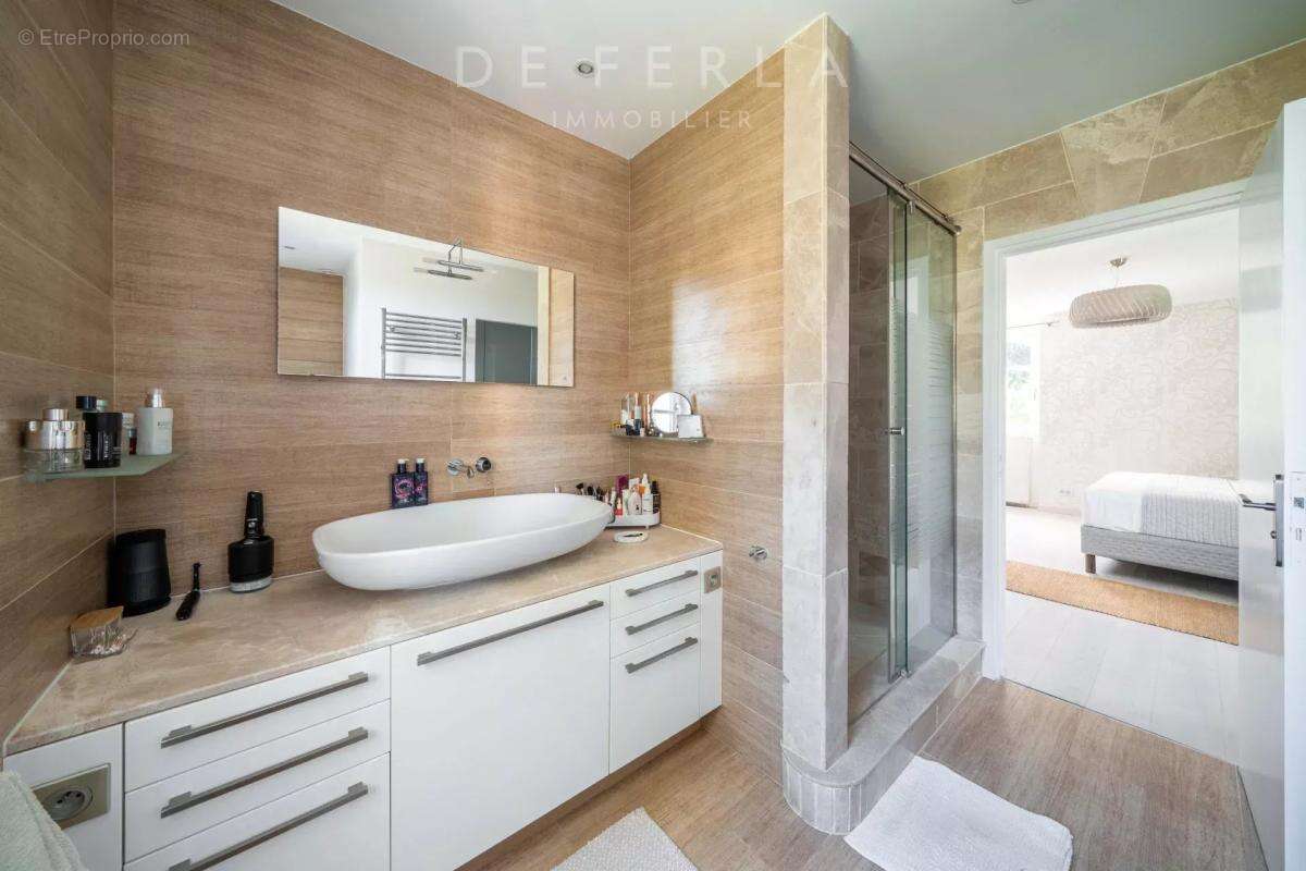 Garches - Villa d'exception 370m2 - Golf de Saint-Cloud - photo 12