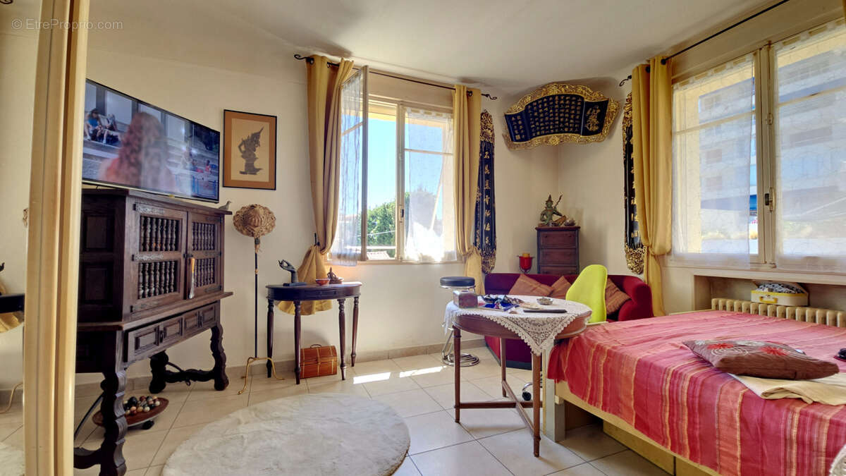 LE CANNET Europe appartement à vendre 2 pièces de 53 m2 - photo 2