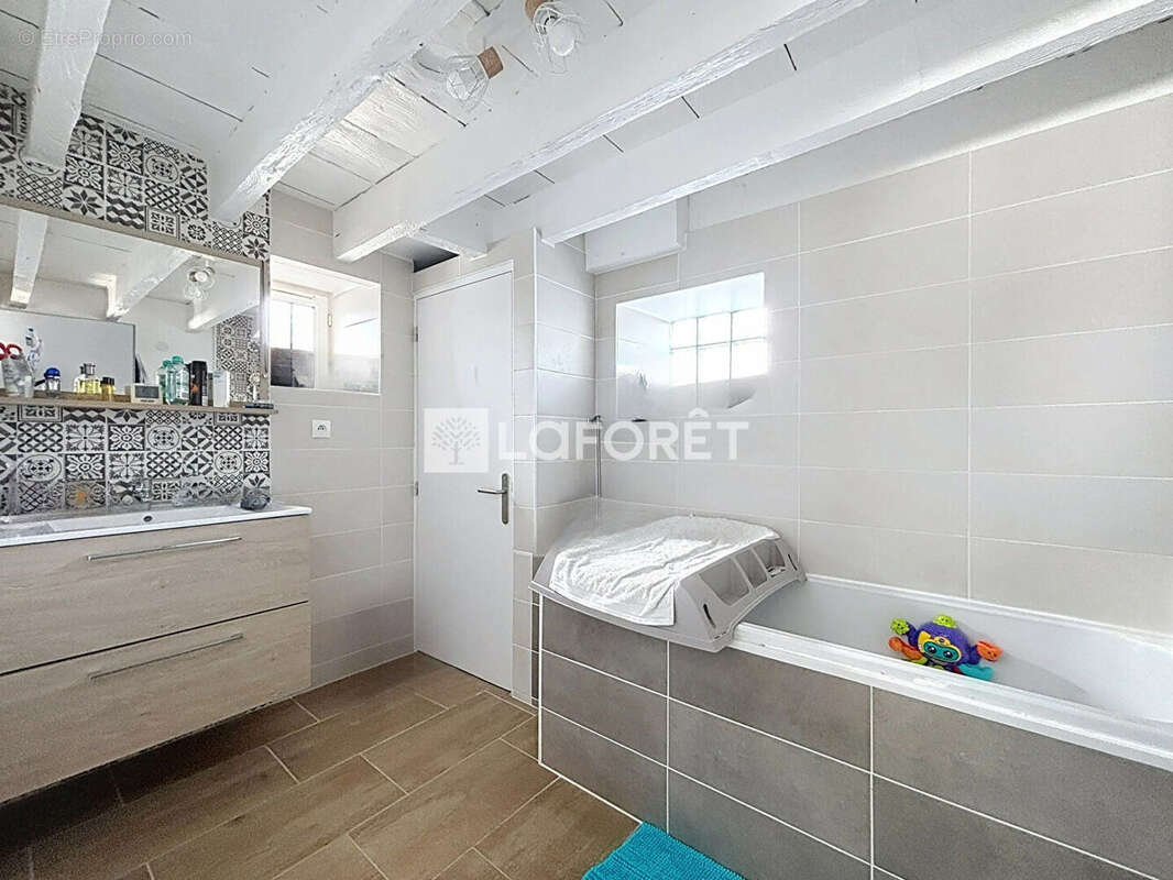 Maison à MONTMERLE-SUR-SAONE