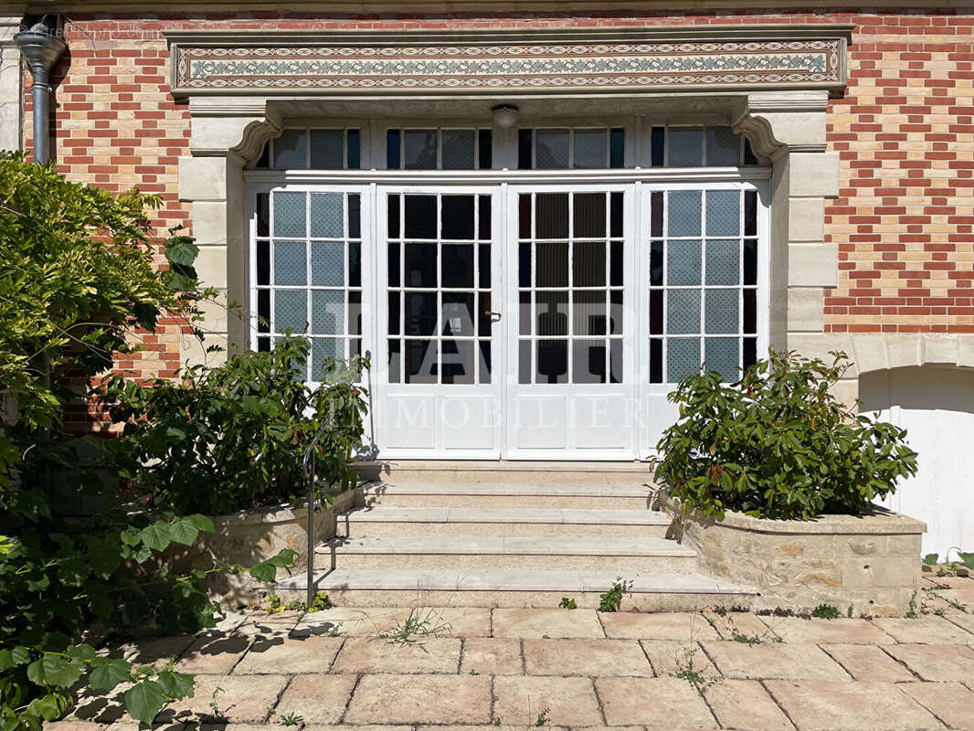 Demeure de charme à vendre sur Mamers, réf B15565 - photo 2