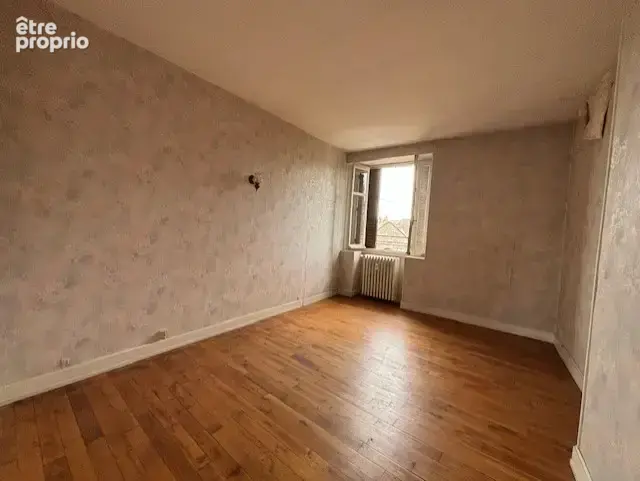 AUTUN, en centre ville, immeuble de rapport libre de 3 T3 avec cour et dépendances. - photo 14