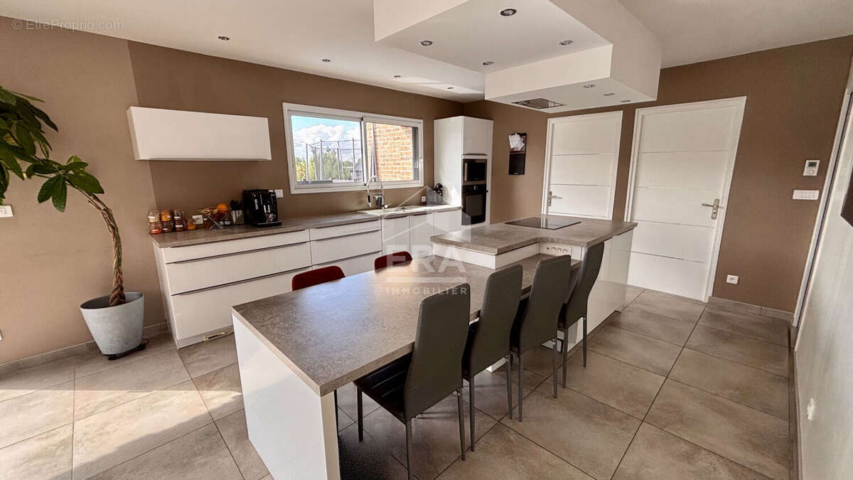 Maison à ROQUETOIRE