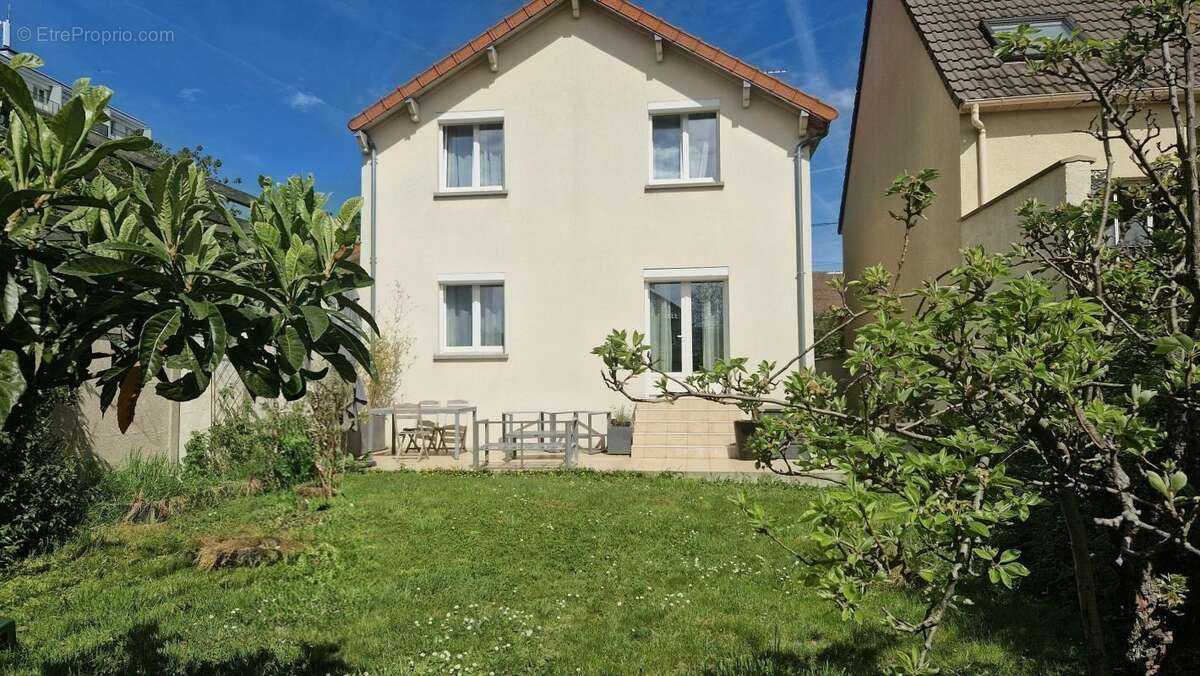 Maison à NEUILLY-SUR-MARNE