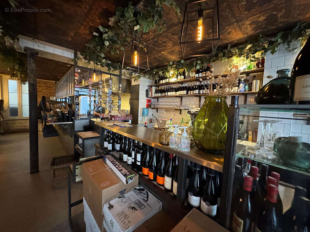 Commerce à PARIS-9E