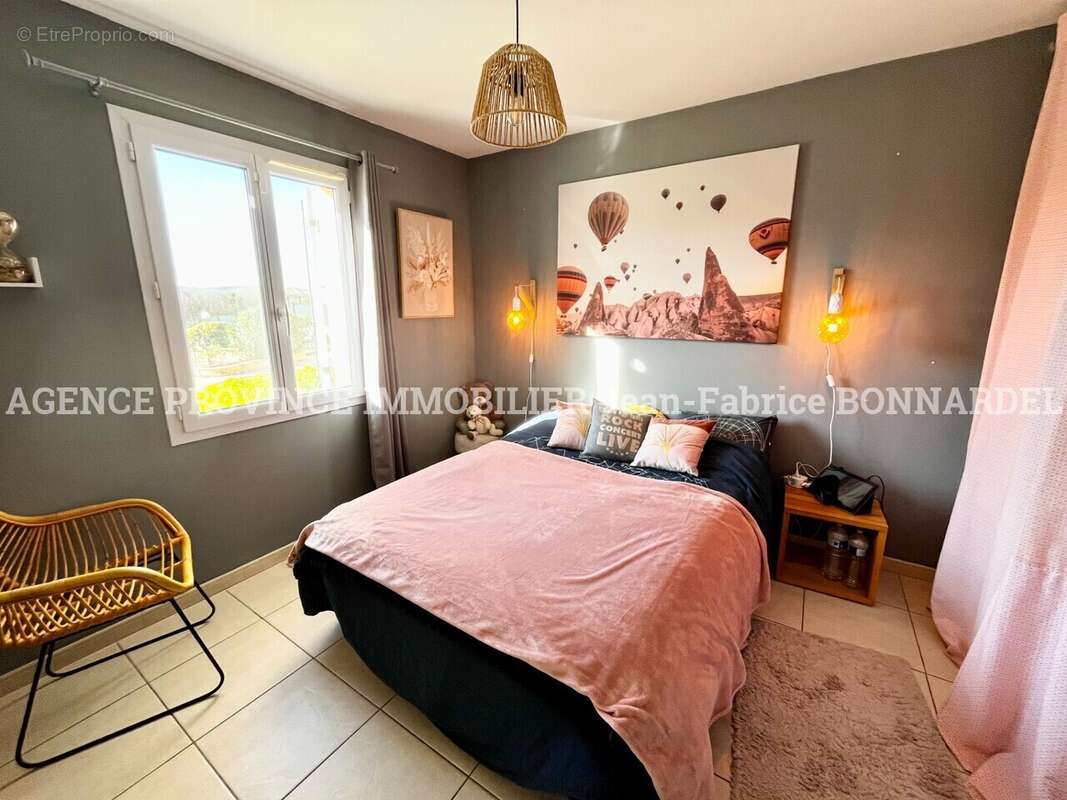 Maison à SUZE-LA-ROUSSE