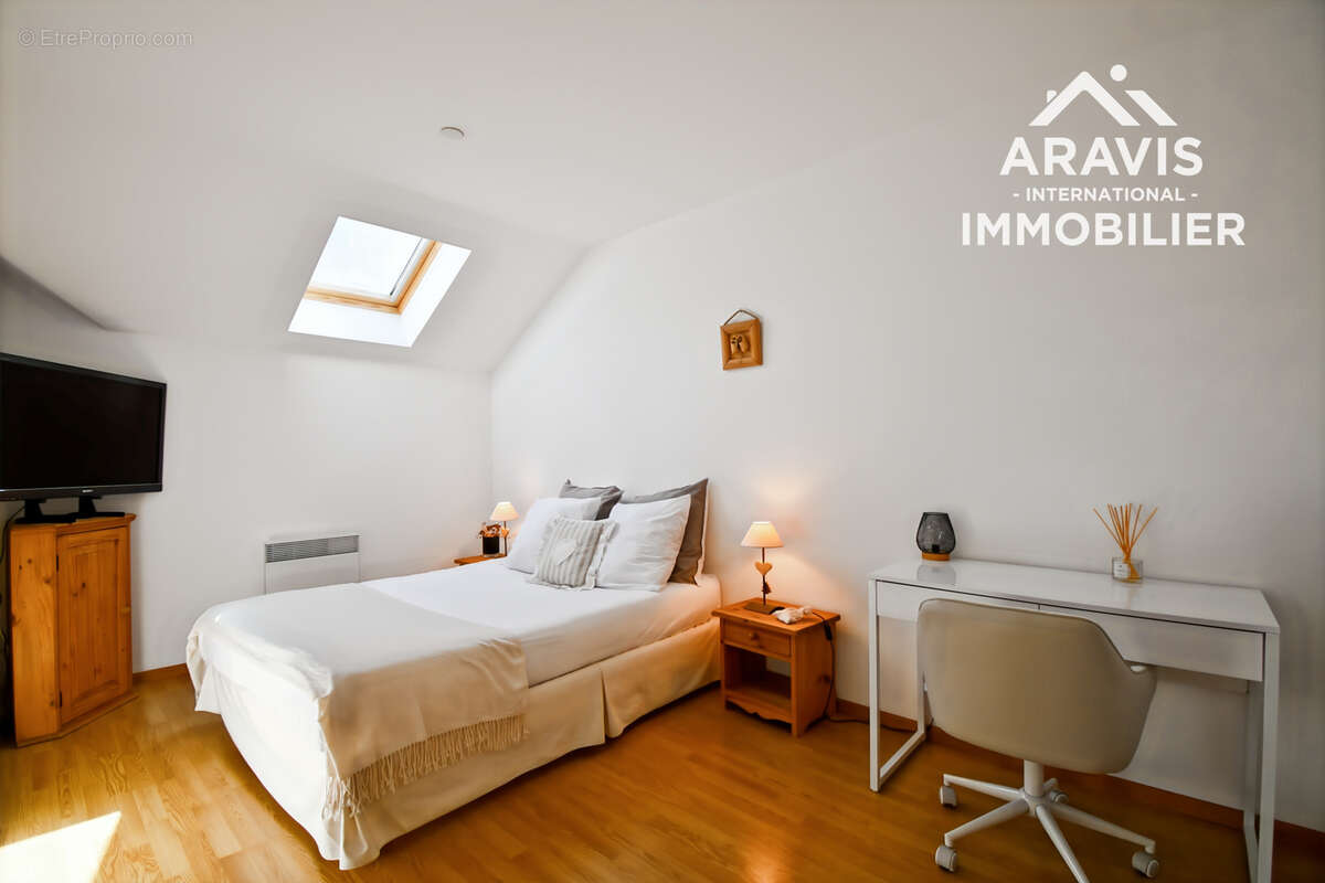 Superbe triplex T4 avec jardin, garage et vue panoramique à Thônes - photo 9
