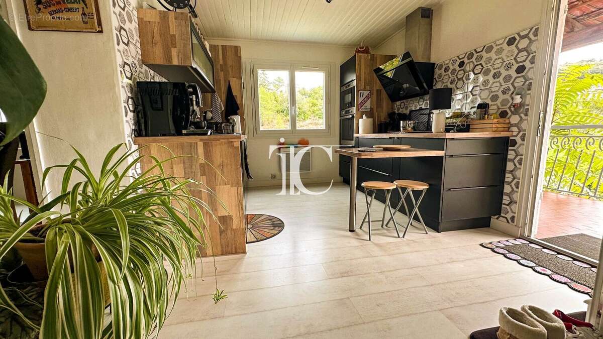 Maison à SAINT-AMBROIX