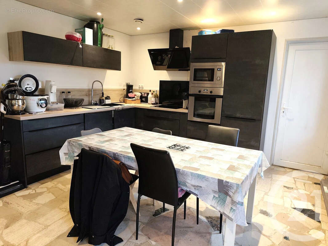 Maison à FOLLEVILLE