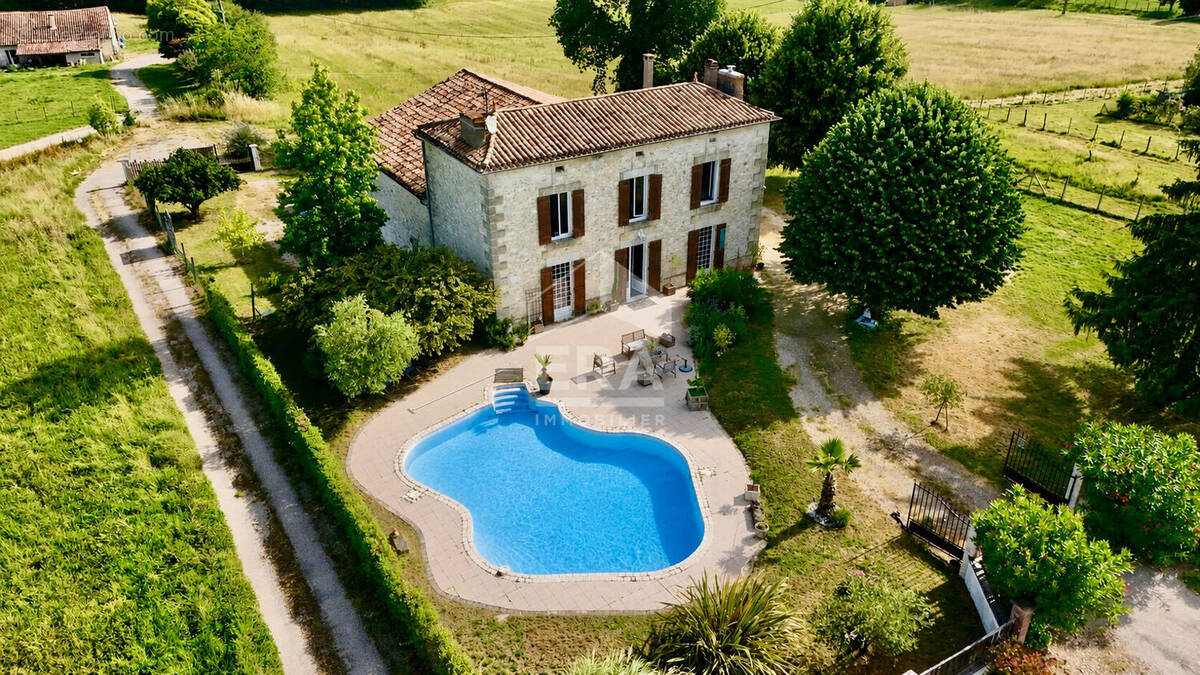 Maison à FOUGUEYROLLES