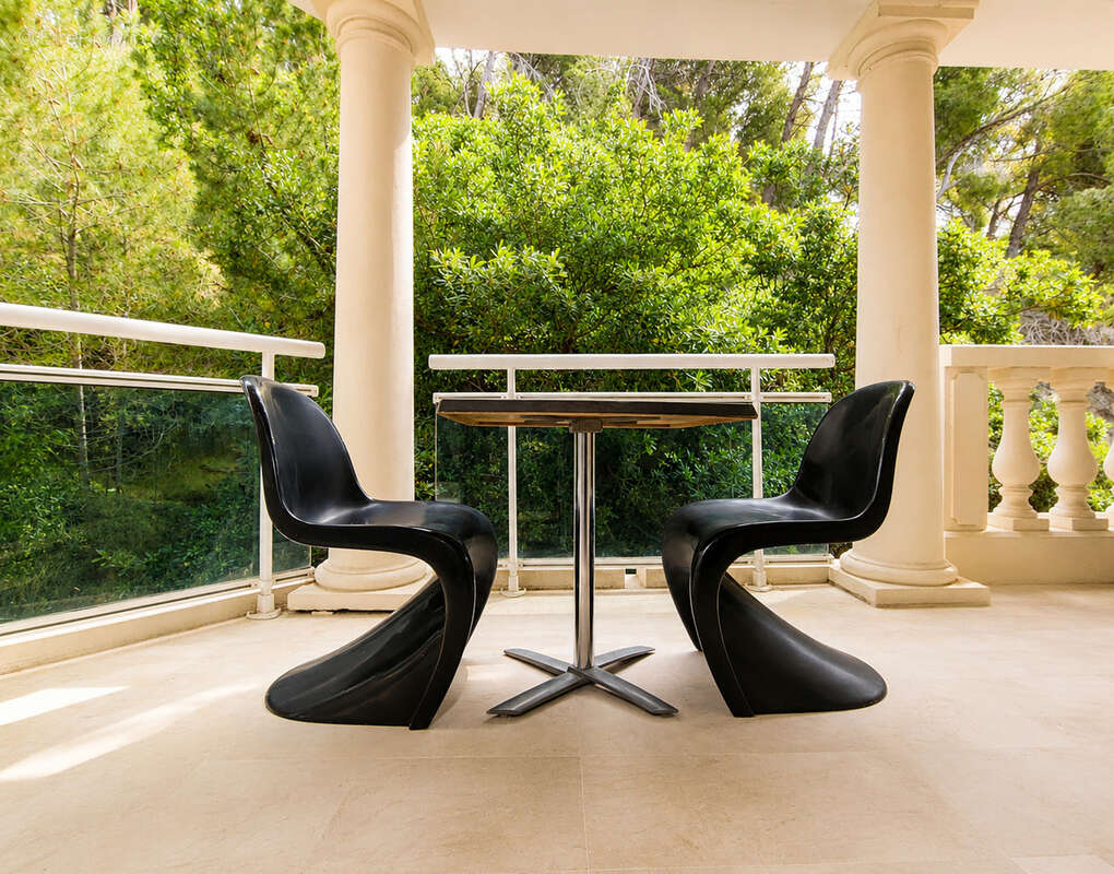 Appartement à CARRY-LE-ROUET