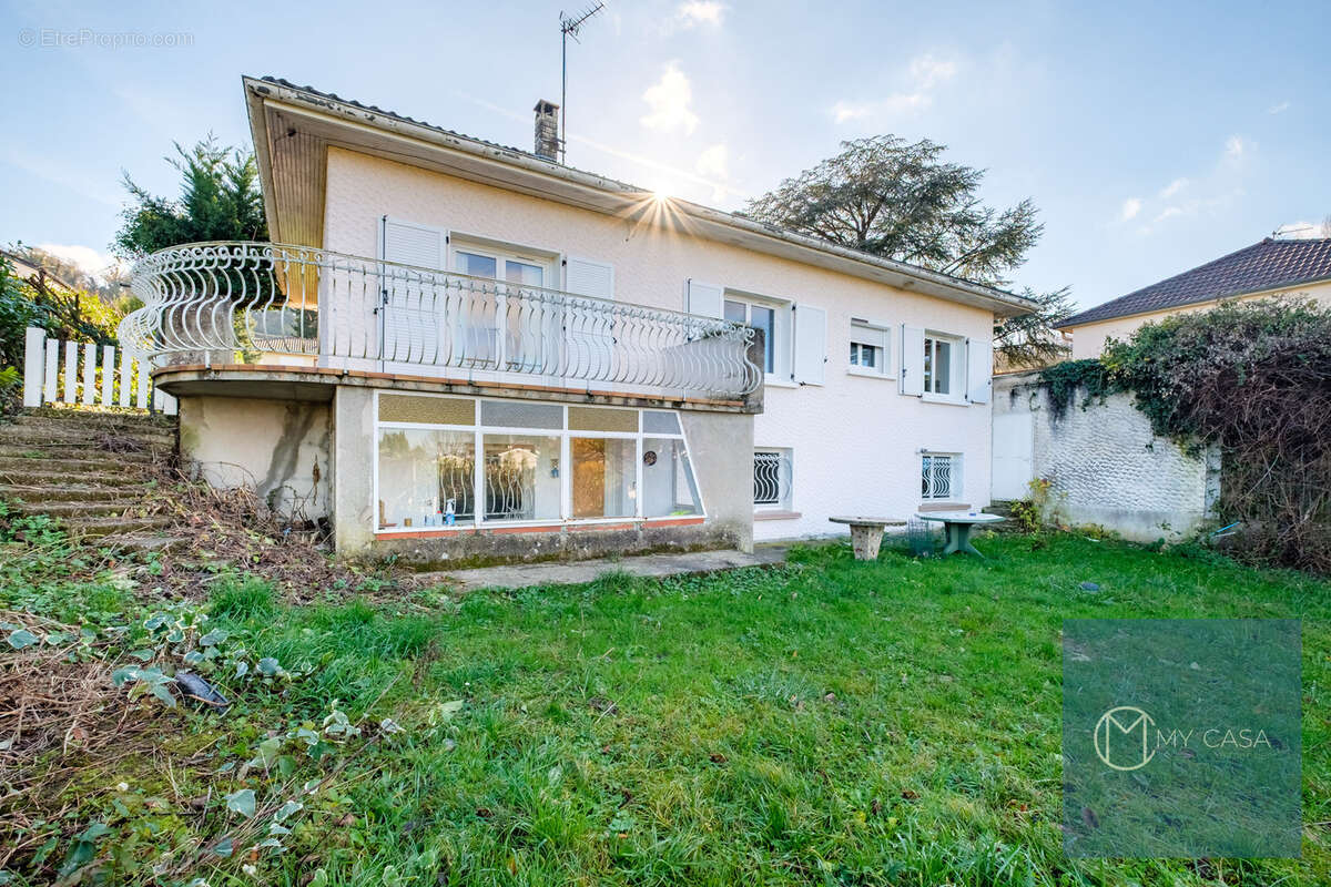 Maison à SAINT-PIERRE-DE-CHANDIEU