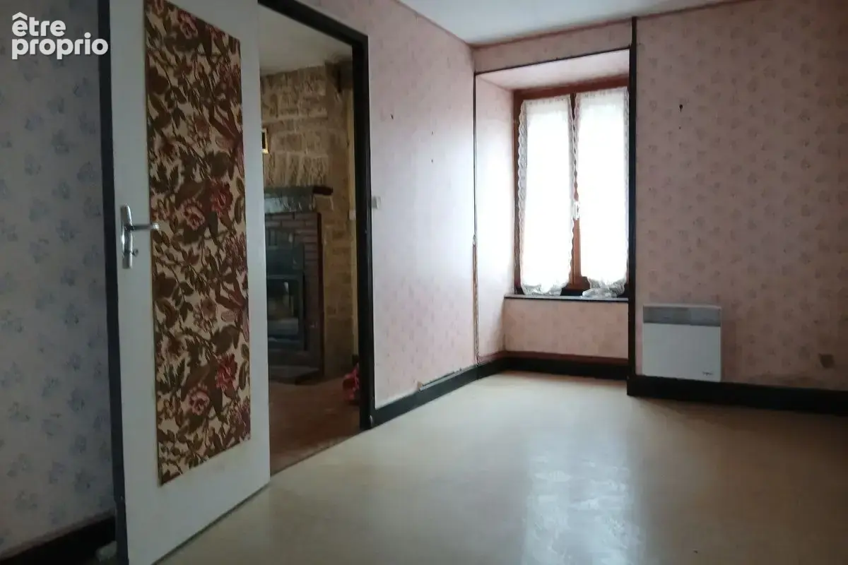 Étais-la-Sauvin - Charmante maison ancienne avec cour, dépendances et beau potentiel ! - photo 8