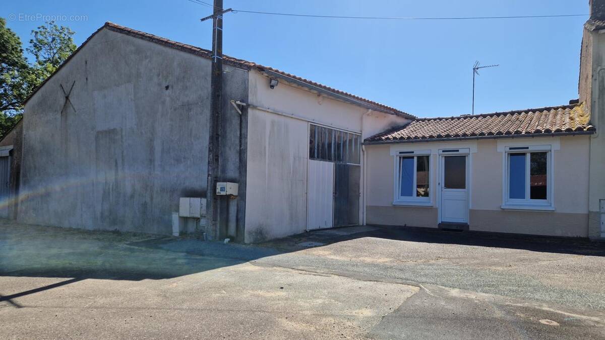 Maison à LE LOROUX-BOTTEREAU