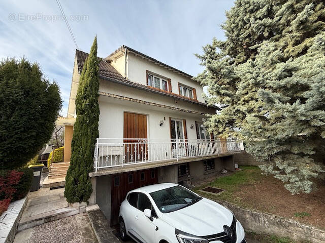 Maison à SARTROUVILLE