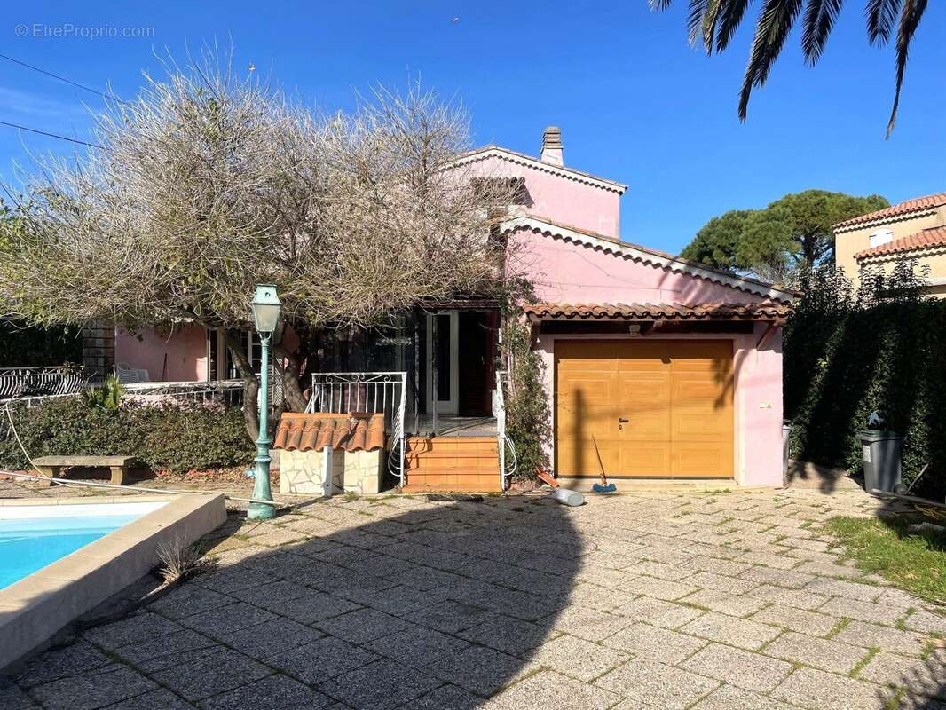 Maison à SIX-FOURS-LES-PLAGES