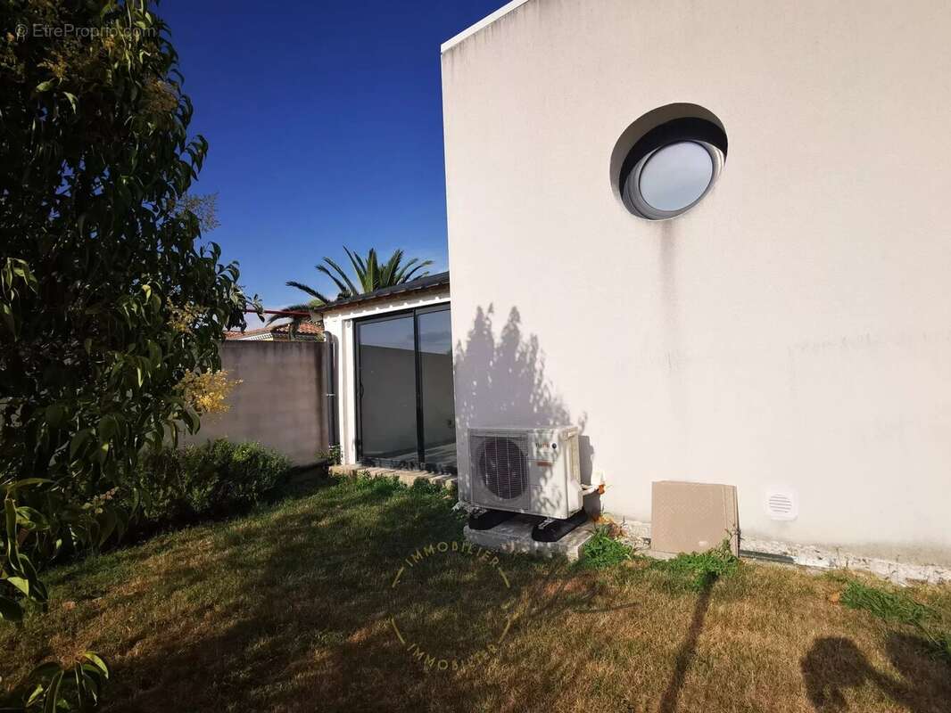 Maison à MONTELIMAR