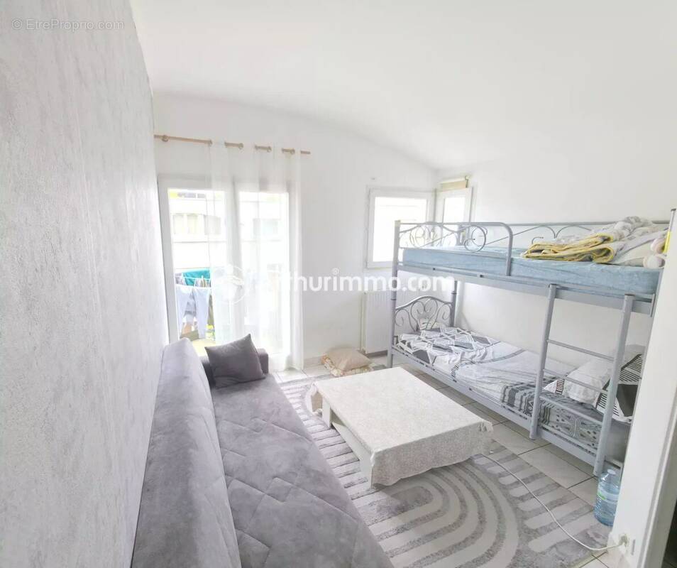 Appartement à SAVIGNY-LE-TEMPLE