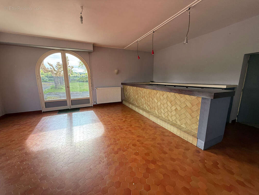 Maison à LAMARQUE-PONTACQ