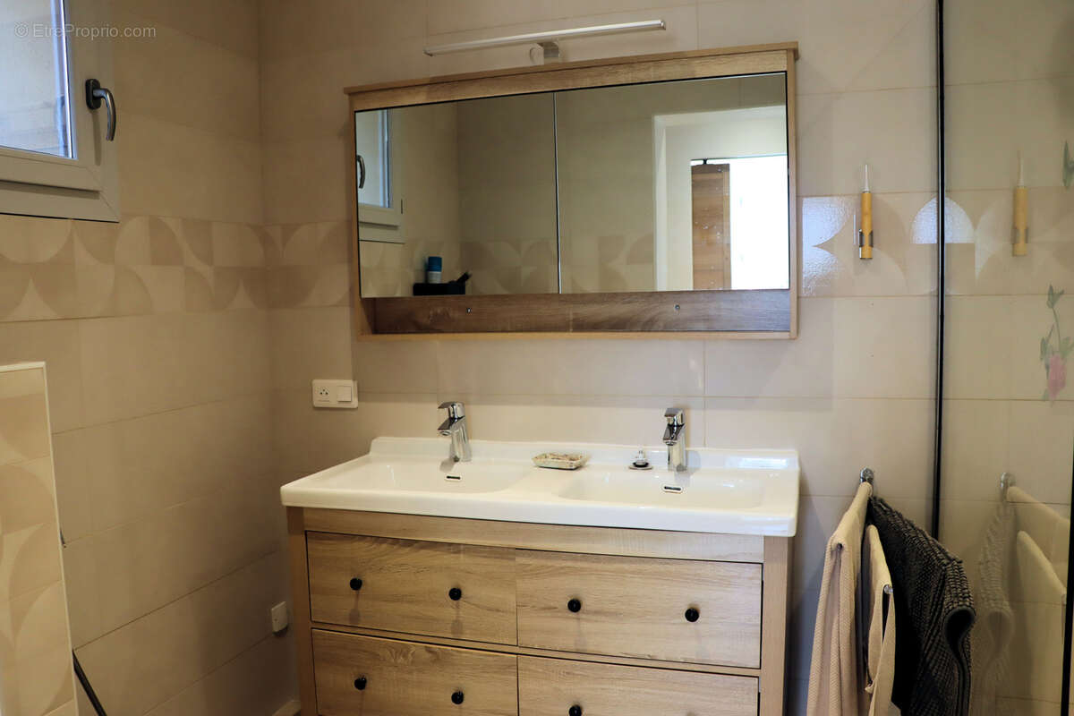 Maison à SAINT-SATURNIN-LES-APT