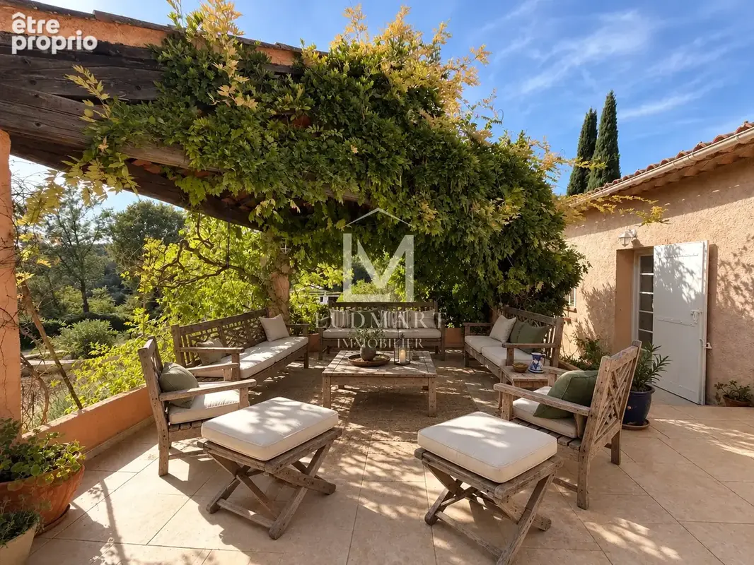 Propriété à vendre à Lorgues   225 m2 habitables, 5 chambres, maison d’amis, piscine et terrain de 4 000 m2 - photo 15