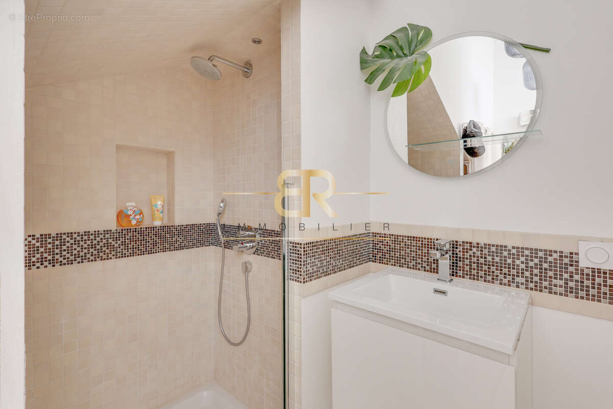 Commerce à PARIS-18E