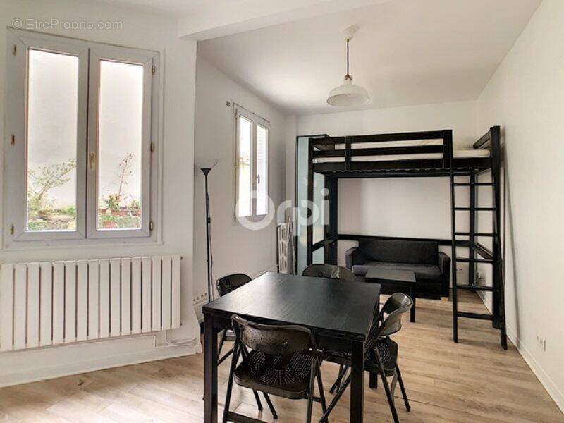 Appartement à PARIS-14E