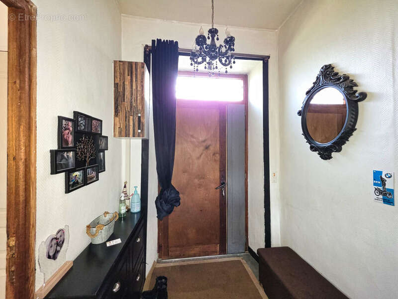 Maison à SAINT-LAURENT-SUR-GORRE