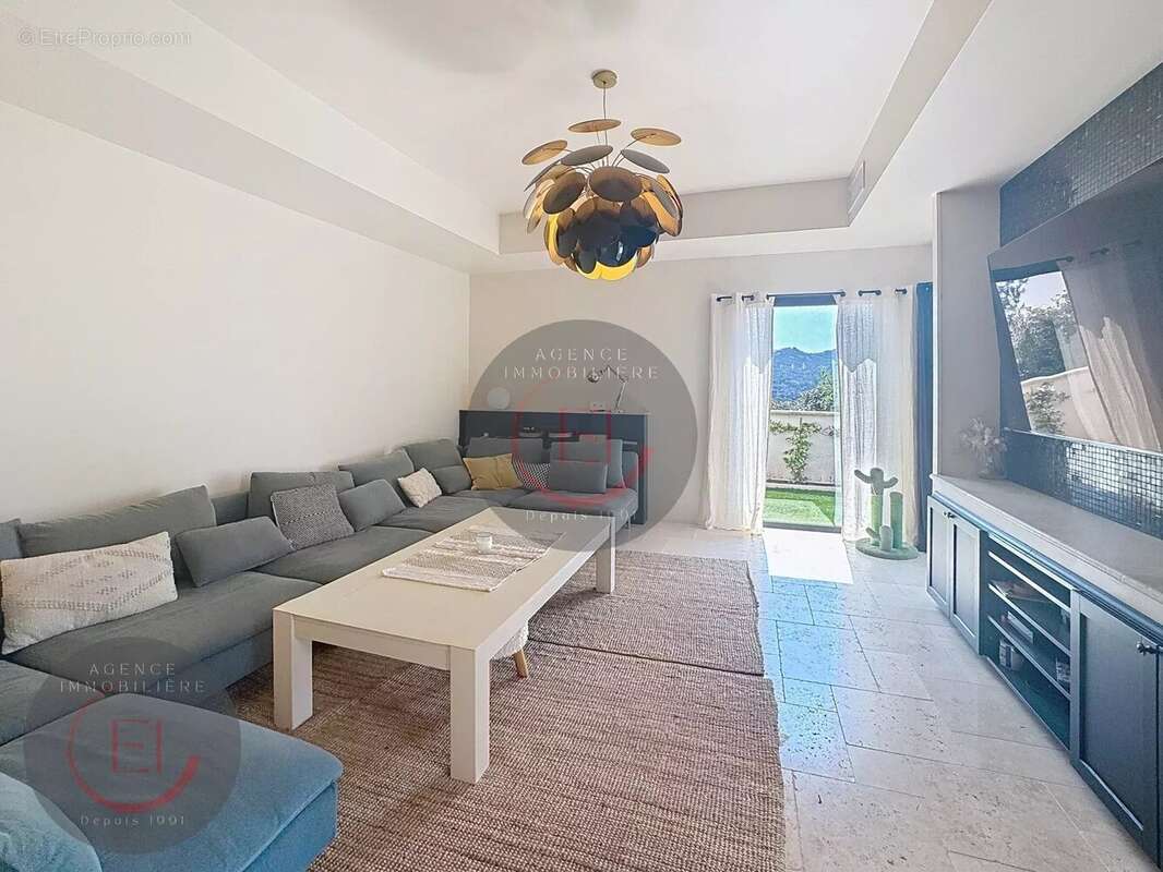 Maison à LES ADRETS-DE-L&#039;ESTEREL