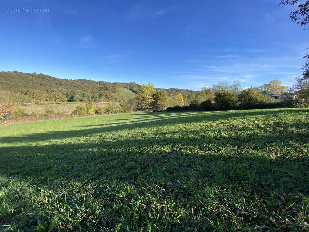 Terrain à SAUVELADE