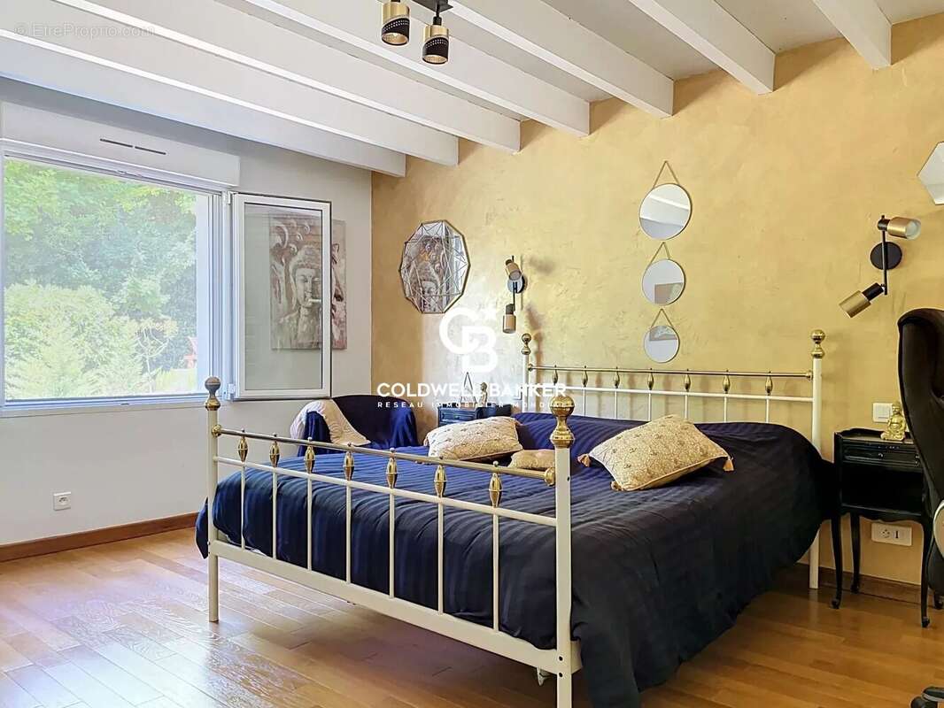 Maison familiale de charme avec piscine et dépendances à Saintes - photo 12