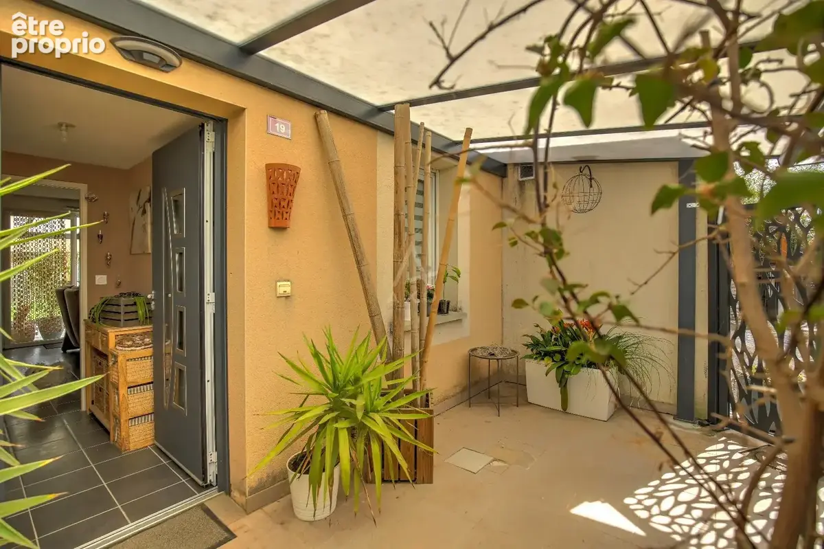 Maison 85 m² à Saint-Jory  - photo 1
