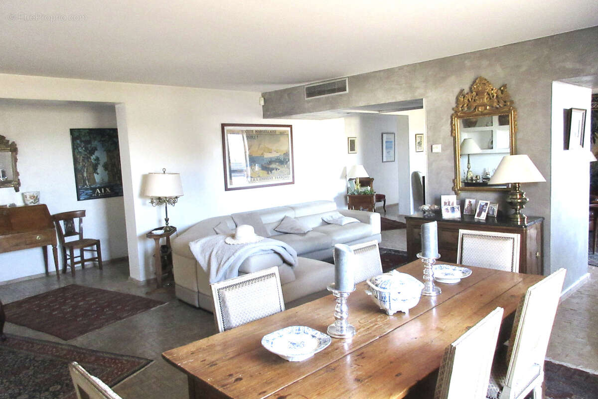 Appartement à MARSEILLE-8E