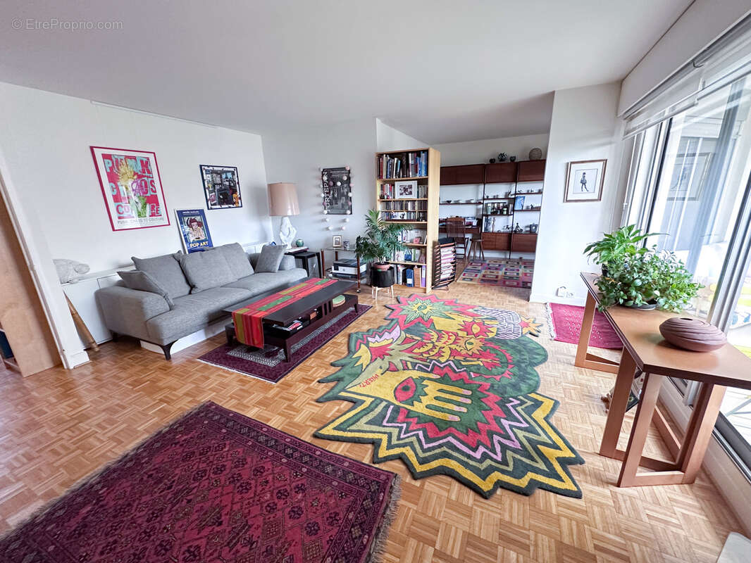 Appartement à COURBEVOIE