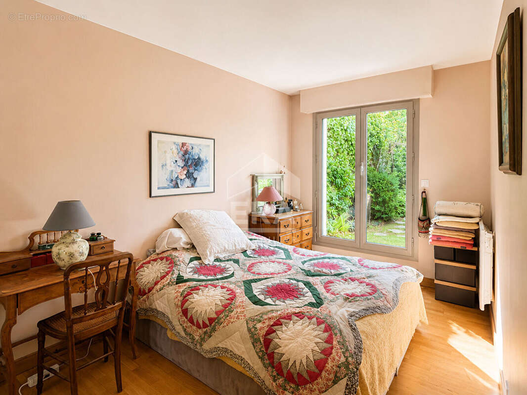 Appartement à LEVALLOIS-PERRET