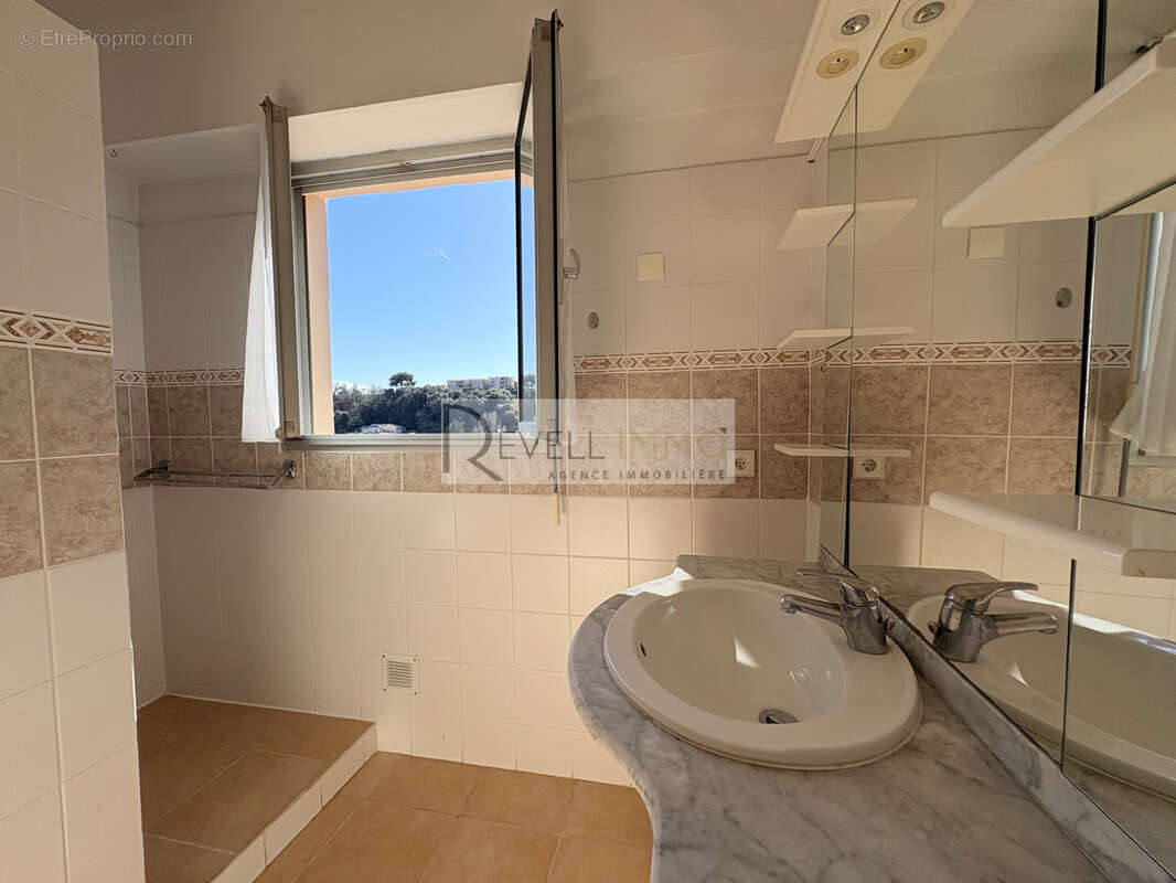 Appartement à VILLENEUVE-LOUBET