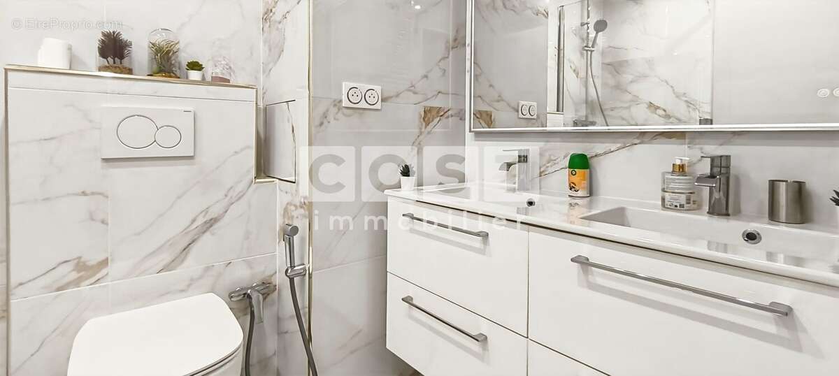 Appartement à COURBEVOIE