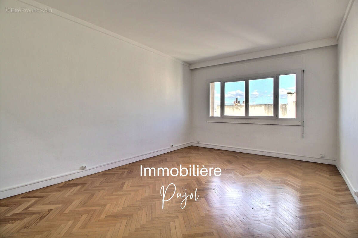 Appartement à MARSEILLE-8E