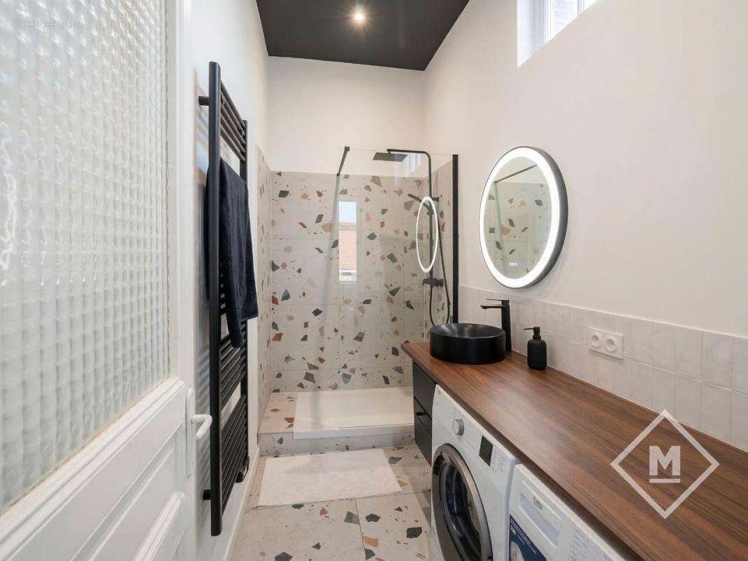 Appartement à MARSEILLE-2E