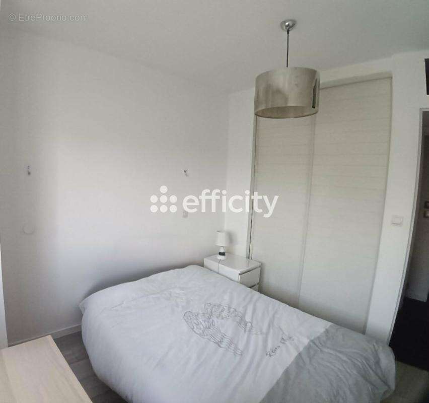 Appartement à SURY-LE-COMTAL