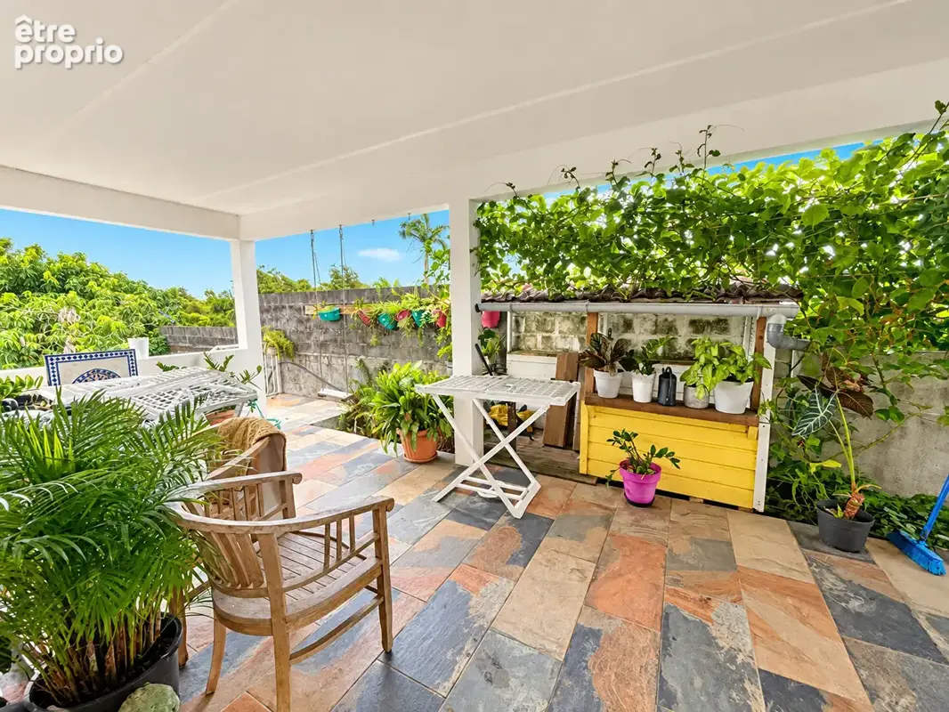 A VENDRE - Saint-Benoit - Maison avec terrasse et jardin + 130 m2 bonus exploitable - photo 10